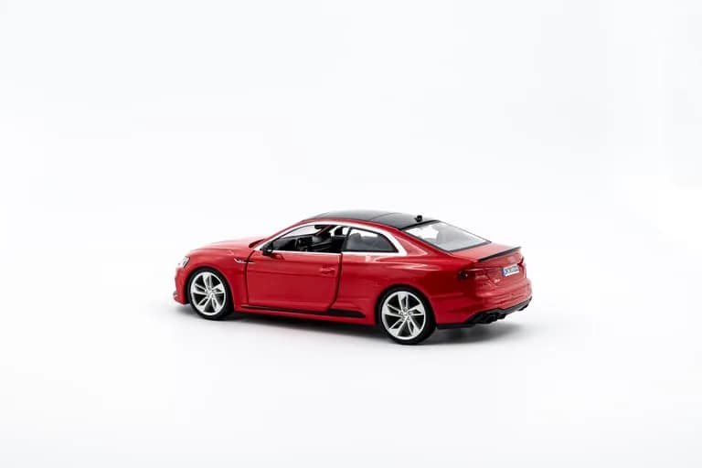 Audi RS5 Coupe image 4