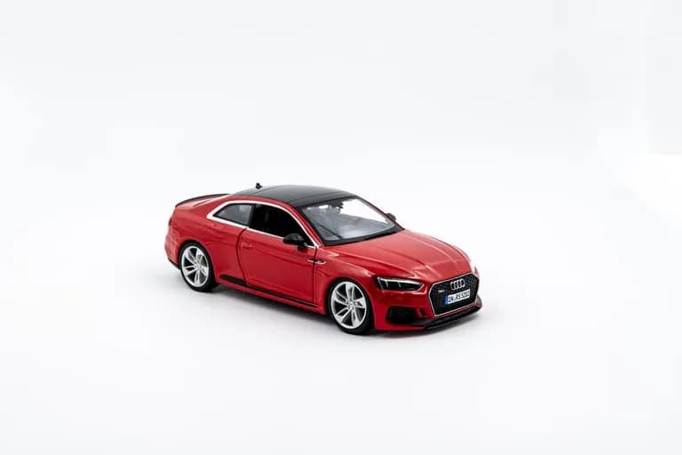 Audi RS5 Coupe image 3