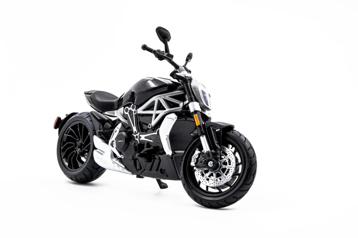 Maisto Ducati XDiavel S Premium Die-Cast Toy Motorcycle image 2