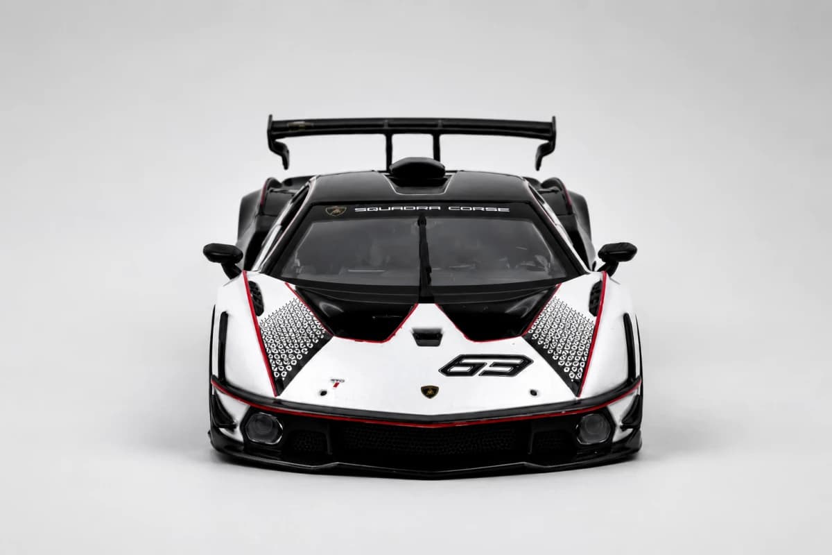 Lamborghini Essenza SCV12 Race image 2