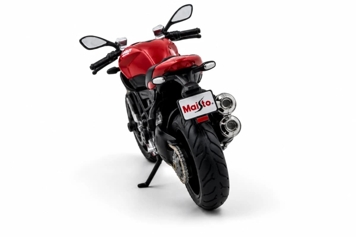 Ducati Streetfighter S Premium Die-Cast Toy Motorcycle image 3