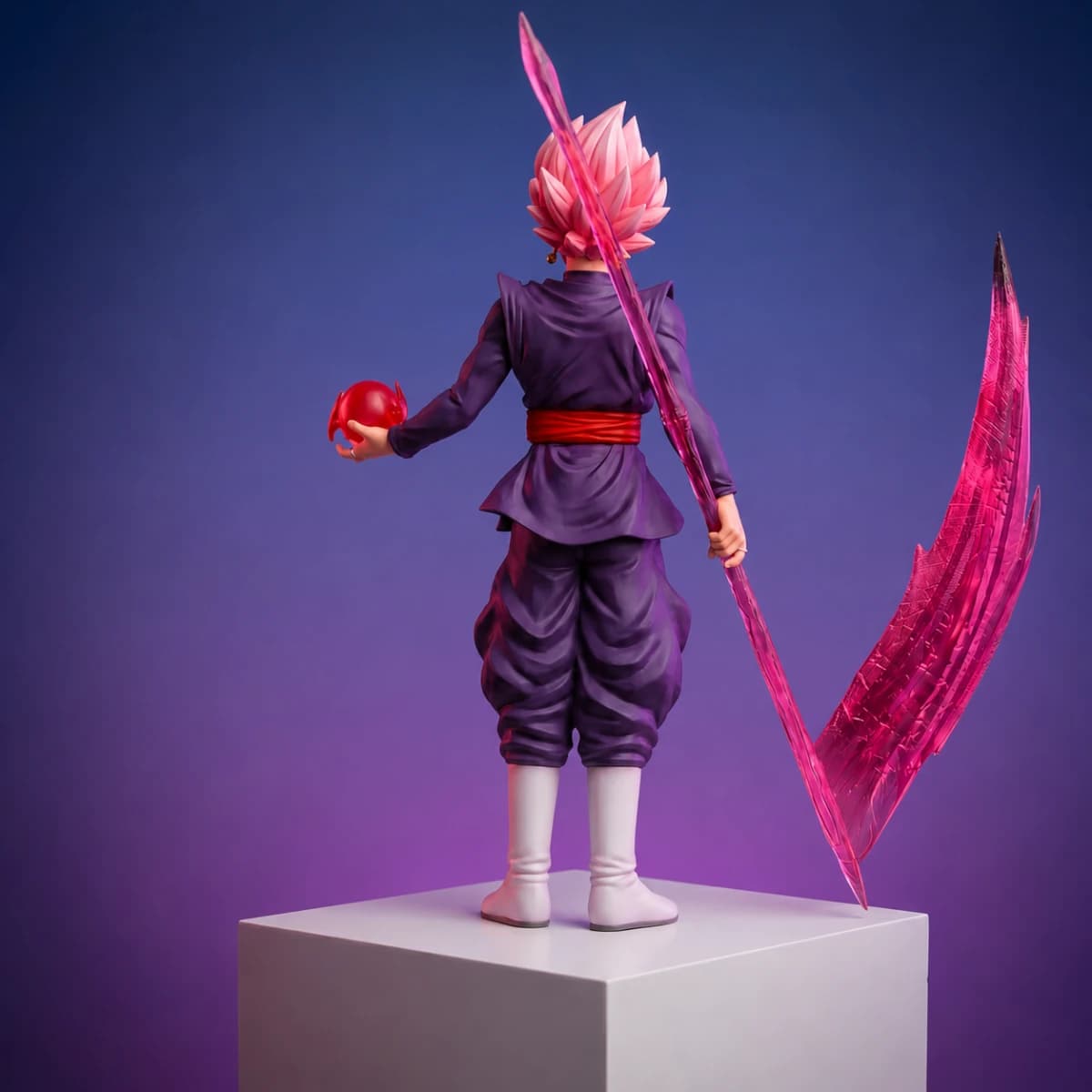 Goku Black Super Saiyan Rosé Scythe Deluxe Statue (32 CM) — view 2 | i-robox