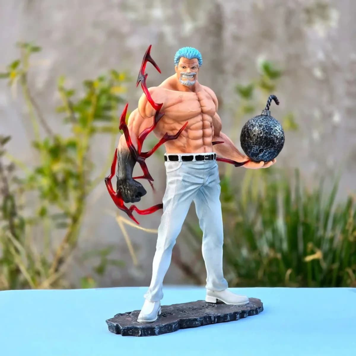 Monkey D. Garp "Galaxy Impact" Powerhouse Statue (25 CM) image 2